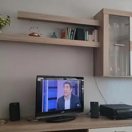 Apartment Con Piscina Y Parking